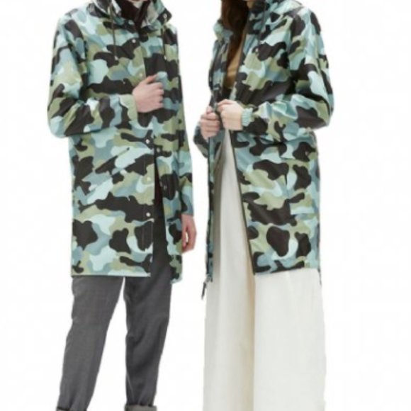 RAIN'S Camouflage Rain Jacket with Hood. - Picture 2 of 3
